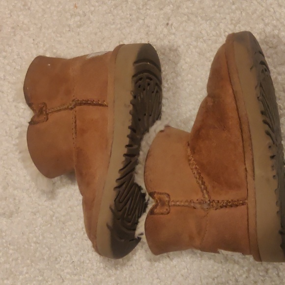 UGG Chestnut Bailey Button Boots kids sz 8 - Picture 6 of 12